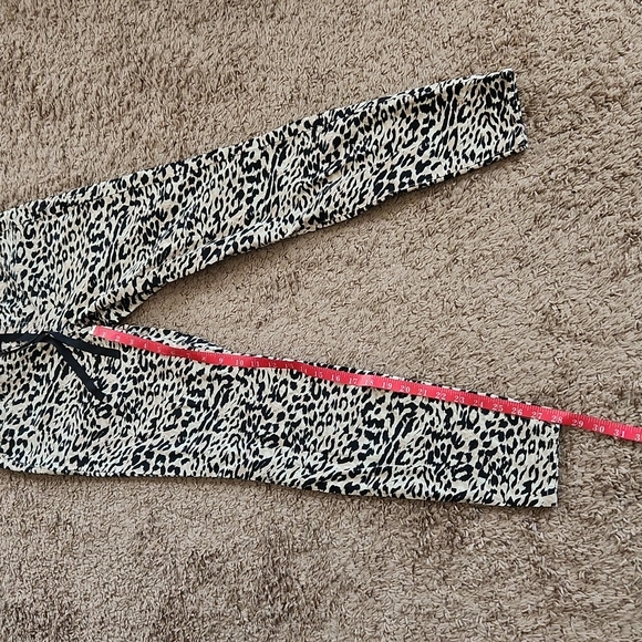 Animal print pants - Picture 6 of 9